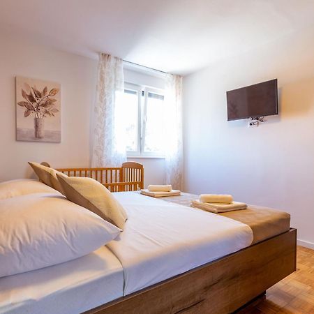 Apolon 2Bdr Apartment With Balcony Zadar Exterior photo