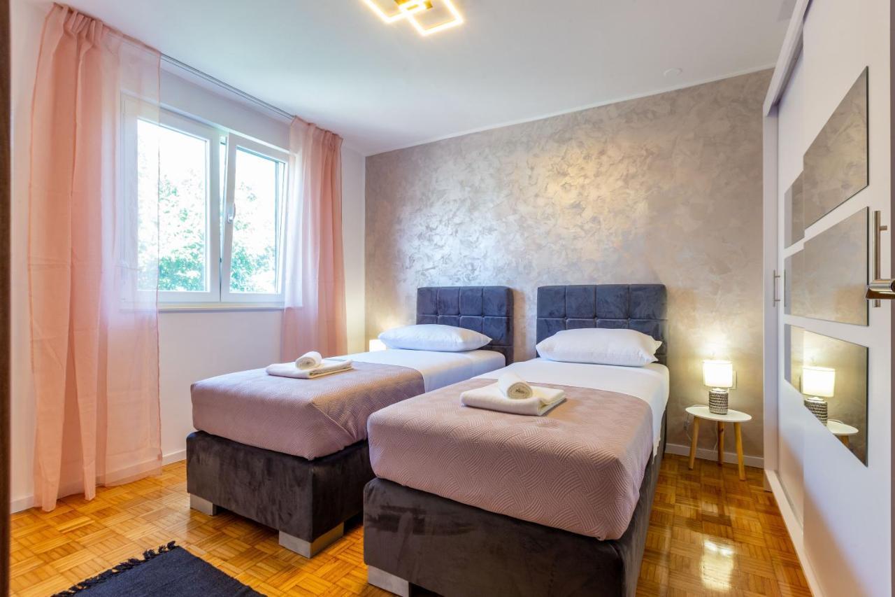 Apolon 2Bdr Apartment With Balcony Zadar Exterior photo
