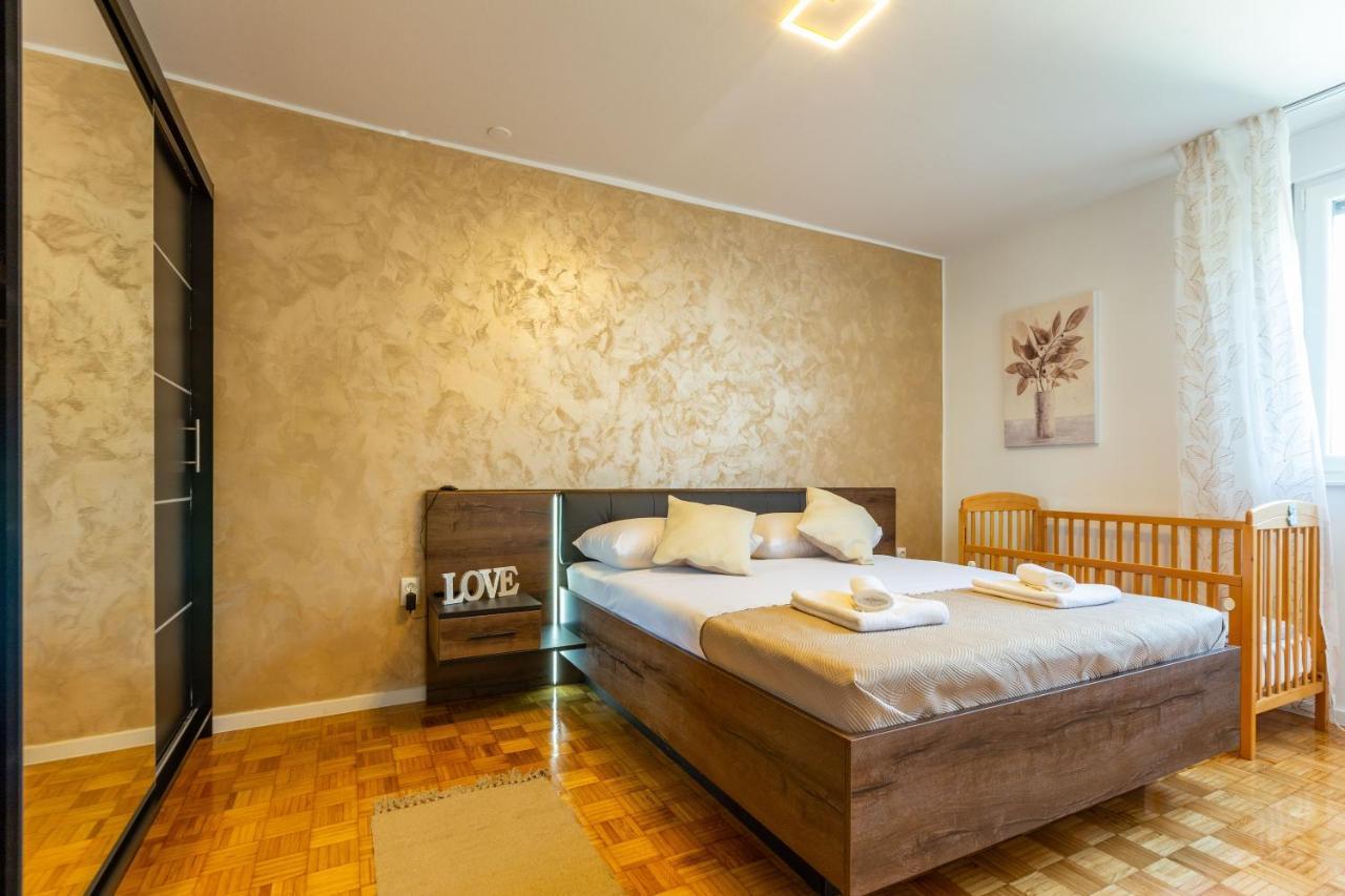 Apolon 2Bdr Apartment With Balcony Zadar Exterior photo