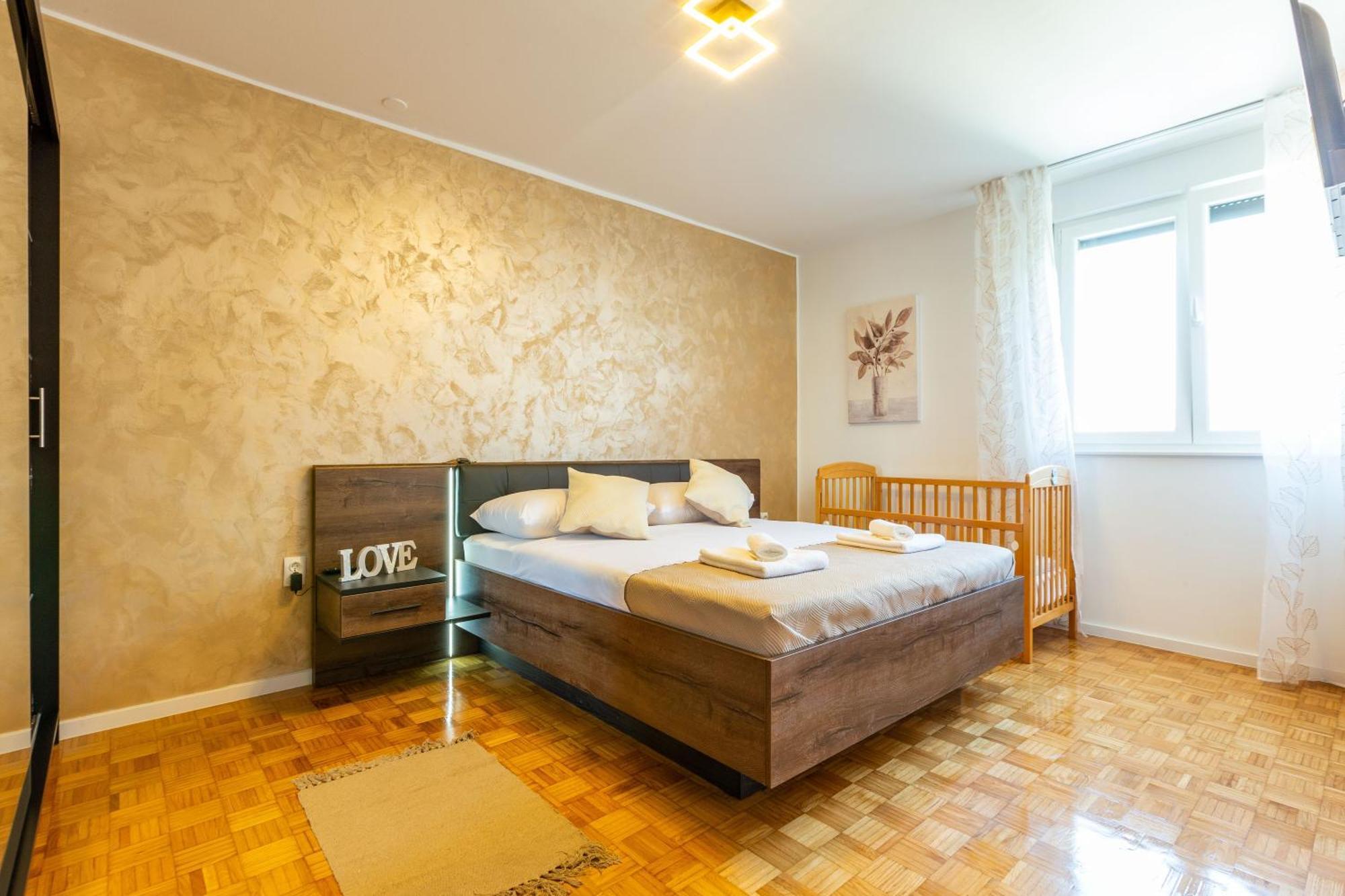 Apolon 2Bdr Apartment With Balcony Zadar Exterior photo