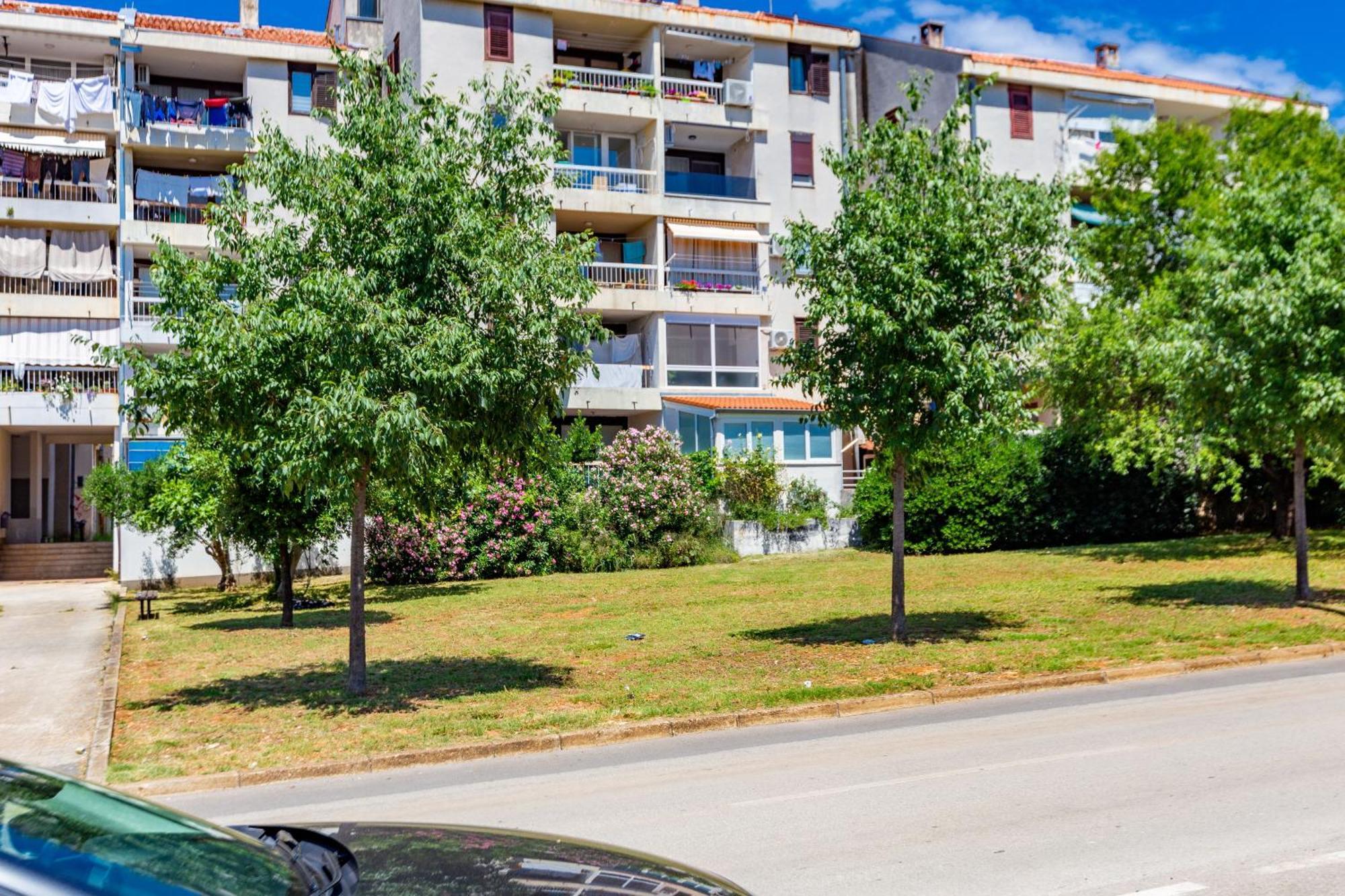 Apolon 2Bdr Apartment With Balcony Zadar Exterior photo